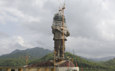 全球最高雕像 印度独立领袖帕特尔像10月落成