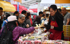 陰雨連綿工展會人流減 展商指港人多買中下價海味