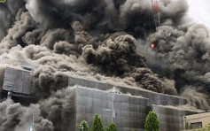 東京建築中大樓起火 最少4死40傷
