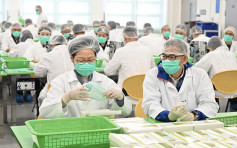林鄭月娥視察羅湖懲教所口罩工場 料可增至月產540萬個