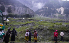  印度喀什米尔山洪暴发 至少13人罹难36人失踪 