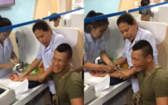 泰国大只仔士兵打针惨叫嚎哭　护士在旁呵护犹如母亲