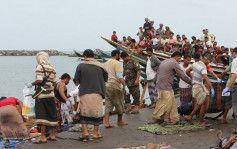 也门难民船只遭直升机袭击　31人死亡