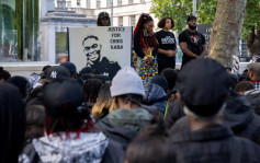 伦敦英格兰爆示威 抗议警种族歧视及枪杀24岁黑人青年