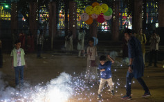 印度新德里空氣污染未見改善 群眾無視禁令 燃燒煙花慶祝排燈節
