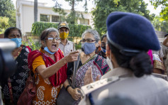 印度19岁贱民少女疑遭轮奸后不治 逾300人示威讨公道