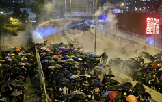 示威者油尖旺聚集警催泪弹驱散 有理大示威者游绳图离开被发现