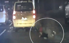 5岁女童落校巴衣服被夹 司机无发现拖行5米