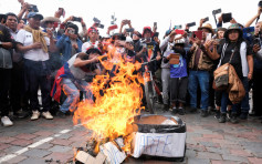 秘鲁2内阁部长辞职国会拒提前大选 300旅客困马丘比丘面临缺粮