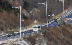 南韓先遣隊到北韓文化會館及滑雪場考察