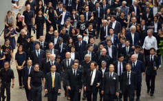 【逃犯條例】郭榮鏗：逾2500人參加法律界黑衣遊行 警方指高峰期有880人