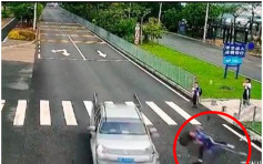 深圳中学生过斑马线 遭高速驶至车辆撞死