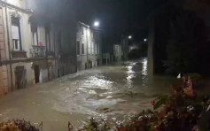 法国西南部暴雨成灾突发洪水 至少13人死亡