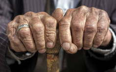 96歲老翁初識保母欲賣房迎娶 3子女擔心詐騙阻止反被告