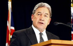 纽西兰副总理彼得斯食物中毒 请病假入院动手术