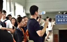 中国观察：地铁安检过度碍出行  社会现检讨声音