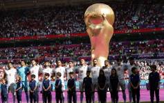 世界杯2022｜伊朗队再出场  赛前唱国歌有球迷嘘声有人激动落泪