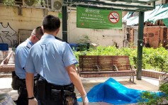 男子倒斃咸美頓街休憩花園 警封鎖現場調查