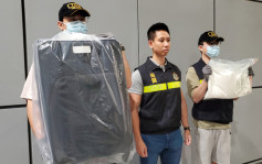 海关拘巴西旅客涉行李箧贩毒 夹层藏320万元可卡因