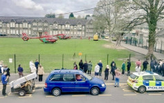 英国威尔斯一中学惊传斩人案至少3伤  直升机停学校草地