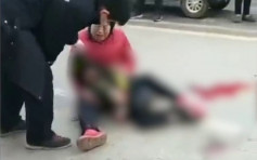 6歲童疑沙井放鞭炮引發沼氣爆炸身亡 家屬坐地上抱孩子大哭