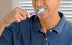 印度男刷牙一時「手滑」 整枝牙刷吞落肚須剖腹取出
