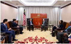 陈茂波与马来西亚与副总理会面 介绍香港发展机遇 晚上转抵新加坡