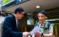 邓炳强到湾仔地铁站派传单 吁巿民做「行动派」花5分钟登记做选民｜Kelly Online