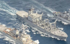 日美法军舰九州对开海域进行联合训练