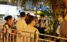 长沙湾8男女涉违禁聚令 警发告票罚款2000元