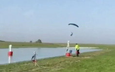 俄罗斯跳伞大师做错「一件事」 直插水池毙命