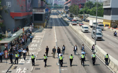 【修例风波】大批警员地毯式搵弹头 龙翔道往荃湾方向一度封路 