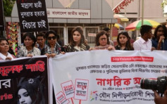 孟加拉女学生指控校长性骚扰后遭烧死 16名被告判死刑
