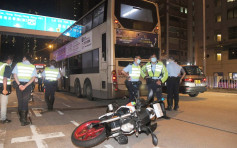 警铁骑长沙湾与巴士相撞 交通警受伤送院