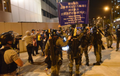 警大兴行动基地疑泄催泪气遭包围抗议 9人认非法集结 3人不认罪受审