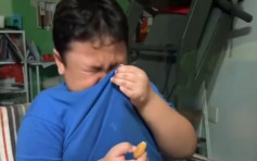 新加坡麥記重開 9歲男童數月來首吃快餐嚎啕大哭