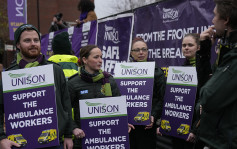 英救护员续争取加薪改善待遇 1月再次罢工