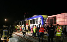 德国东南部两列火车相撞 至少2死14伤