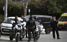 希腊男子持枪闯前公司报复 击毙3人后吞枪自尽