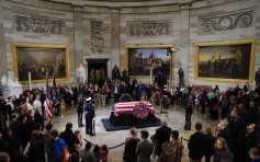 老布殊灵柩抵达华盛顿国会山庄 让公众瞻仰