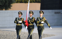 南京大屠杀死难者国家公祭日举行下半旗仪式 悼念30万遇难同胞