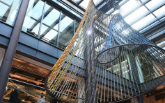 南丰纱厂与 agnès b.打造绿色圣诞 旧衣合制悬吊装置展出至明年初  