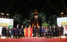 跨年倒数︱宝莲禅寺举行办2025年元旦叩钟祈福活动 祝愿市民健康平安、百业兴旺