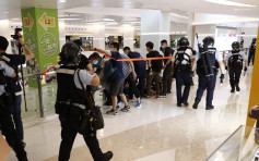警商場內拘8人 東港城否認報警