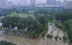 河南省千年一遇暴雨累计33死8失踪 300万人受灾