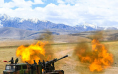 中印邊境衝突之際 西藏軍區解放軍舉行實彈演習