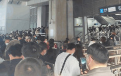 上海地铁故障限流 早上繁忙时间迫爆「只看得到头」