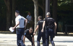 巴黎汽车撞警　凶徒身亡
