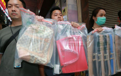 警方尖沙嘴拘2南亚男 涉向游客兜售冒牌手袋