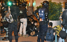 【修例風波】警方拘捕最少十多名示威者 進入屯門兆軒苑搜查市民